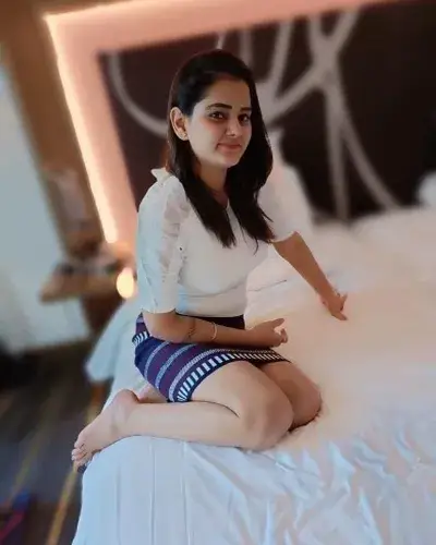 Escort Service In Mungaoli